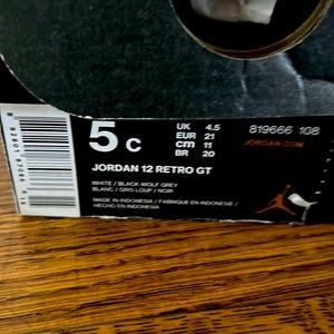 New Jordan Retro 12 size 5